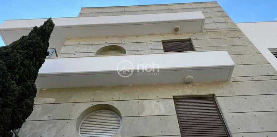 4 bedrooms Penthouse in Germasogeia, Cyprus No. 33558