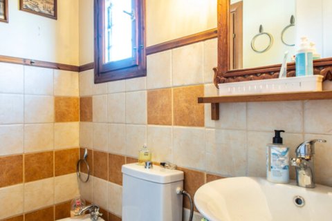 4 bedrooms House in Artemida, Greece No. 108396 18