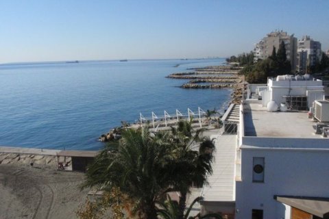 3 bedrooms Apartment in Limassol, Cyprus No. 105654 1