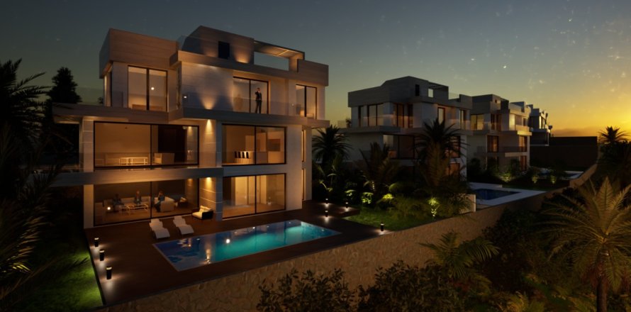 6 bedrooms Villa in Estepona, Spain No. 112020