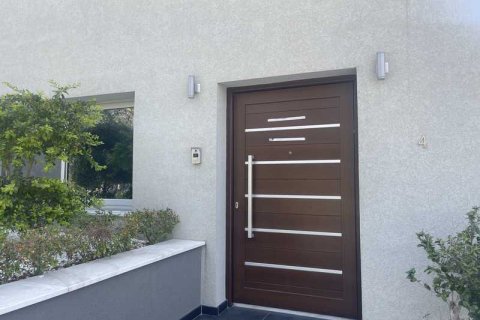 3 bedrooms House in Agios Athanasios, Cyprus No. 30995 6