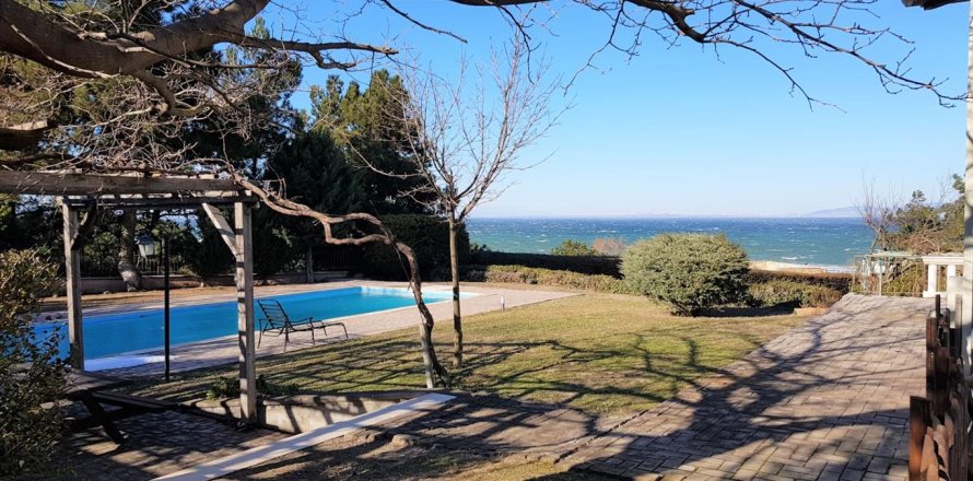 5 bedrooms Villa in Thermaic Gulf, Greece No. 57673