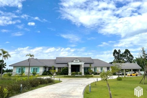 4 bedrooms House in Chiang Mai, Thailand No. 97939 1