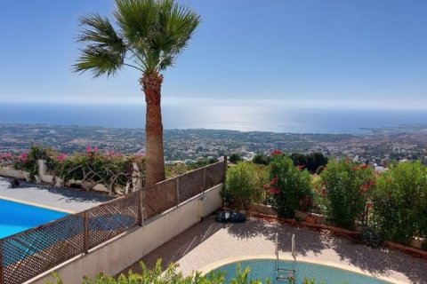 5 bedrooms House in Tala, Cyprus No. 37376 11