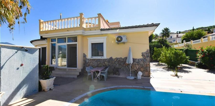 4 habitaciones Villa en Kargicak, Turkey No. 92966