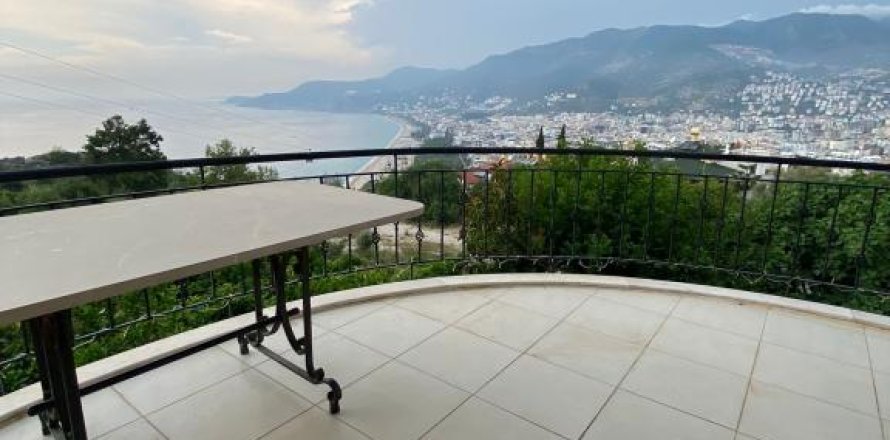 4 rooms Apartment in Alanya, Turkey No. 21398