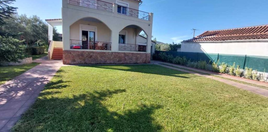 3 bedrooms House in Euboea, Greece No. 54475