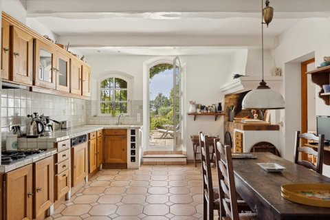 6 bedrooms Villa in Saint-Vallier-de-Thiey, France No. 99762 4