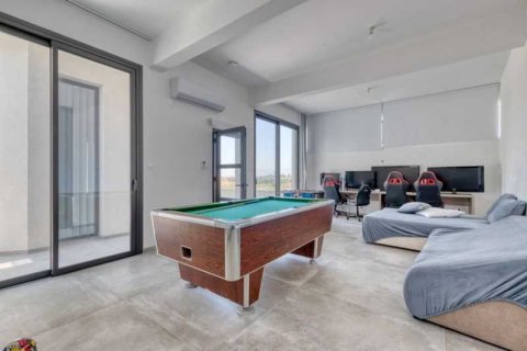 4 bedrooms House in Aradippou, Cyprus No. 78363 3