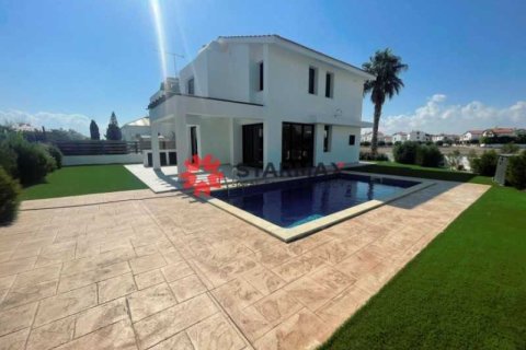 4 bedrooms House in Pyla, Cyprus No. 82439 1