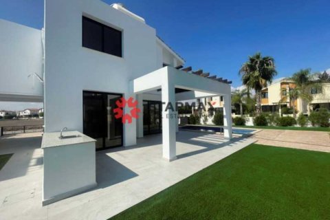 4 bedrooms House in Pyla, Cyprus No. 82439 4