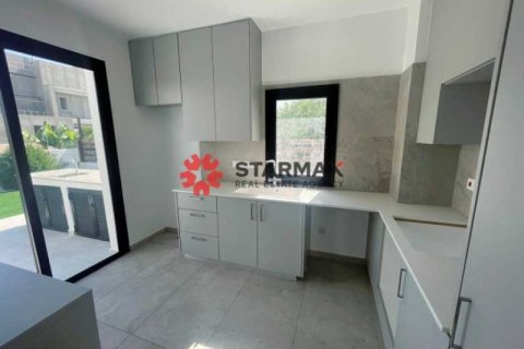 4 bedrooms House in Pyla, Cyprus No. 82439 7