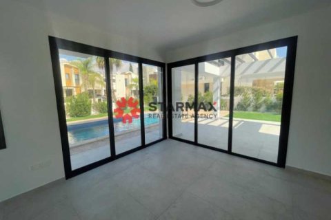 4 bedrooms House in Pyla, Cyprus No. 82439 6