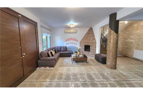 5 bedrooms Villa in Limassol, Cyprus No. 65332 3