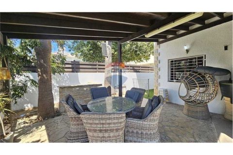 5 bedrooms Villa in Limassol, Cyprus No. 65332 11