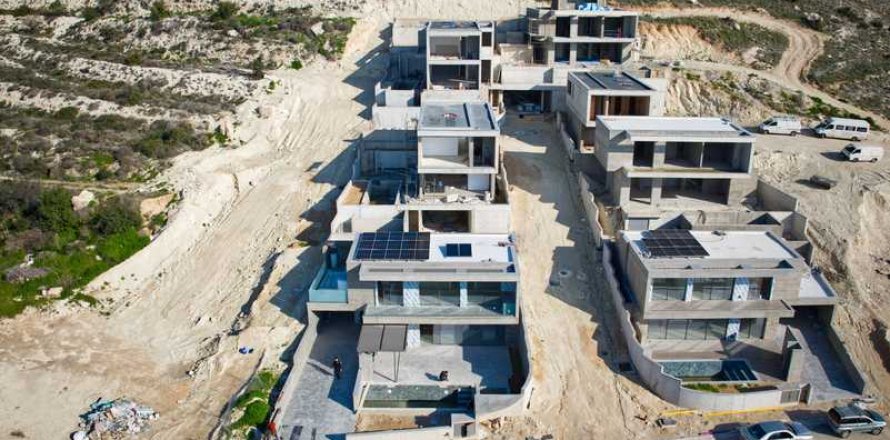 3 bedrooms Villa in Geroskípou, Cyprus No. 75967