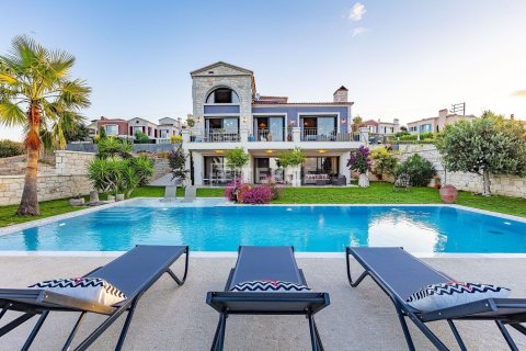 7 bedrooms Villa in Bich Dong, Vietnam No. 75790 1