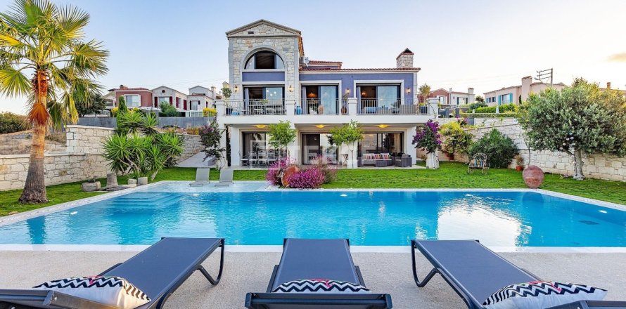 7 bedrooms Villa in Bich Dong, Vietnam No. 75790
