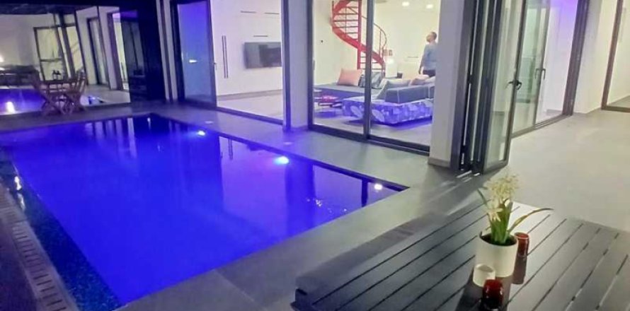 3 bedrooms House in Enkomi, Cyprus No. 72154