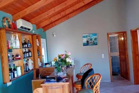 4 bedrooms House in Vari, Greece No. 108680 9