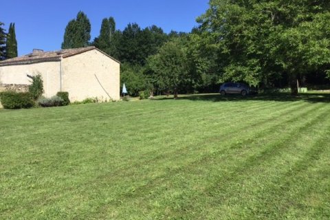 2 bedrooms House in Dordogne, France No. 69449 3