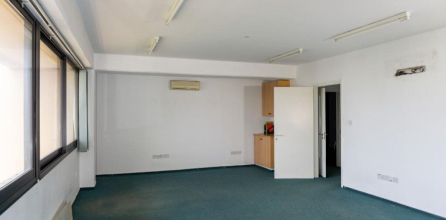 Коммерческая недвижимость 331м² в Никосия, Кипр №105108