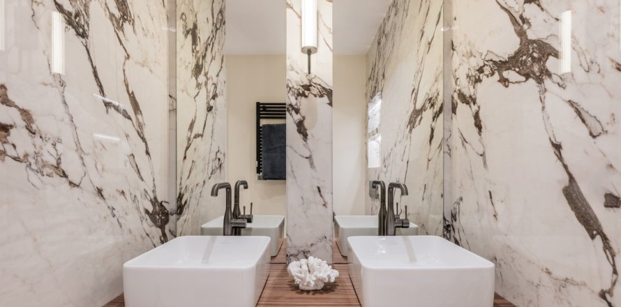 3 chambres Appartement à Estepona, Spain No. 83909