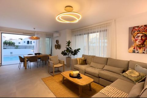 3 bedrooms Villa in Pernera, Cyprus No. 36650 5