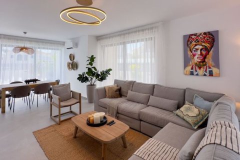 3 bedrooms Villa in Pernera, Cyprus No. 36650 4