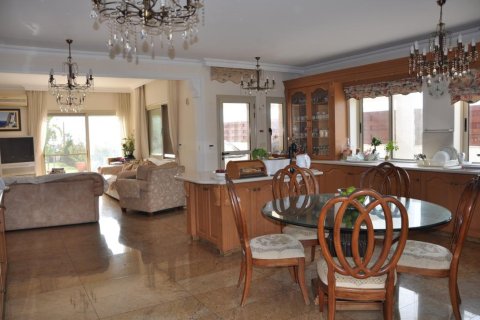 6 bedrooms Villa in Limassol, Cyprus No. 105748 10