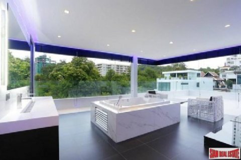 8 bedrooms Villa in Pattaya, Thailand No. 96573 11