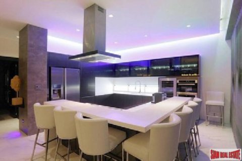 8 bedrooms Villa in Pattaya, Thailand No. 96573 8