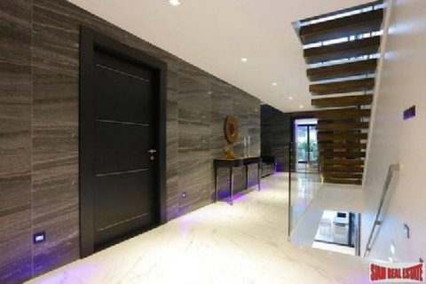 8 bedrooms Villa in Pattaya, Thailand No. 96573 4