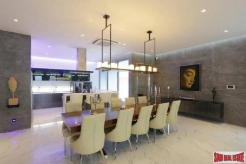 8 bedrooms Villa in Pattaya, Thailand No. 96573 9