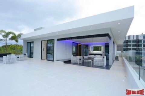 8 bedrooms Villa in Pattaya, Thailand No. 96573 12