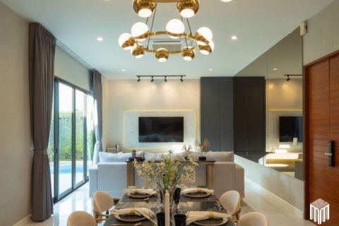 4 bedrooms House in Chiang Mai, Thailand No. 97943 8