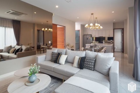 4 bedrooms House in Chiang Mai, Thailand No. 97943 7