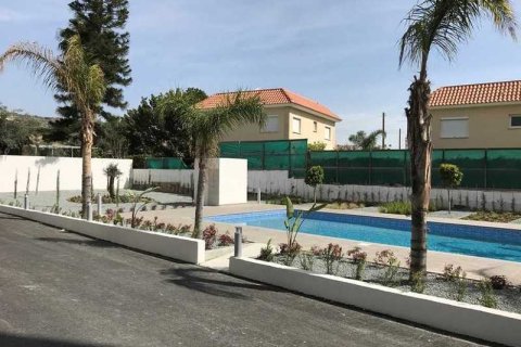 2 bedrooms Apartment in Agios Tychonas, Cyprus No. 32817 5