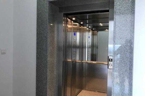 2 bedrooms Apartment in Agios Tychonas, Cyprus No. 32817 2