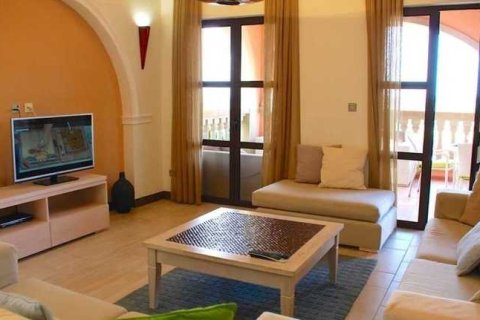 3 bedrooms House in Paphos, Cyprus No. 29603 6