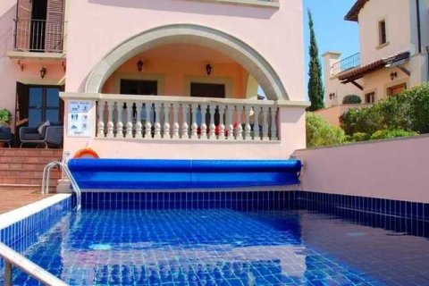 3 bedrooms House in Paphos, Cyprus No. 29603 3