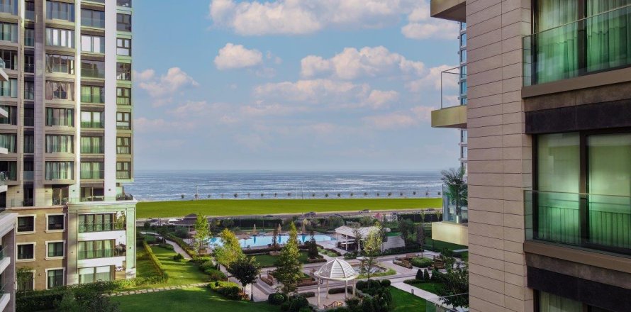 3 dormitorios Apartment en Zeytinburnu, Turkey No. 116215