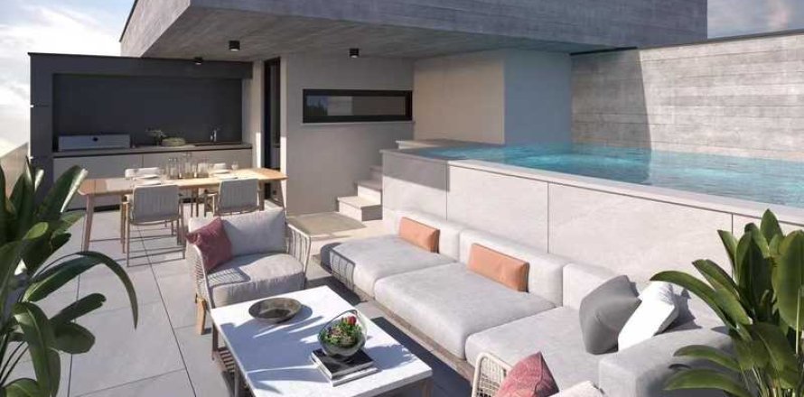 2 bedrooms Penthouse in Kato Polemidia, Cyprus No. 80889