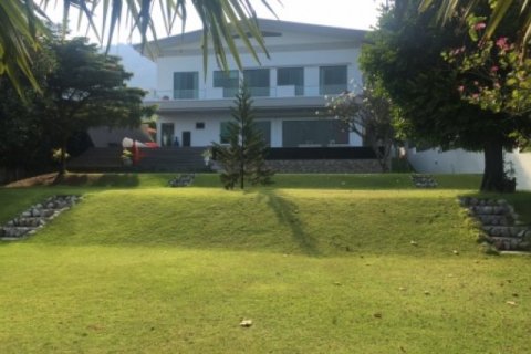 4 bedrooms Villa in Hua Hin, Thailand No. 95858 1