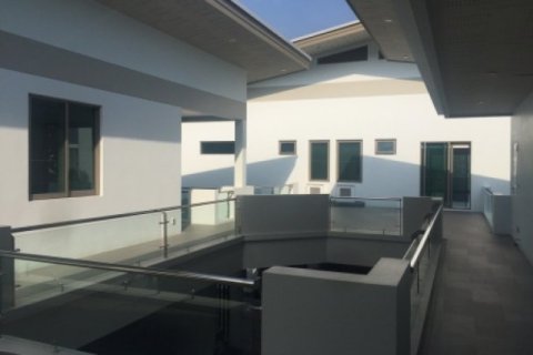 4 bedrooms Villa in Hua Hin, Thailand No. 95858 2