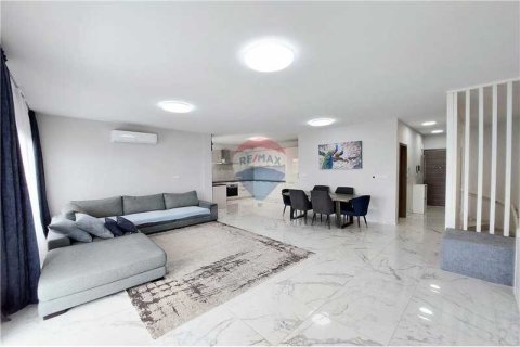 Квартира с 4 спальнями в Пареклисия, Кипр №81805 2