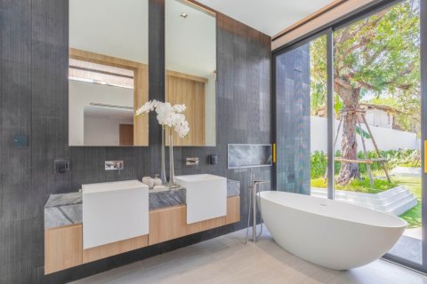 4 bedrooms Villa in Phuket, Thailand No. 97286 11