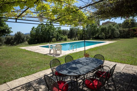6 bedrooms Villa in Grasse, France No. 68744 9