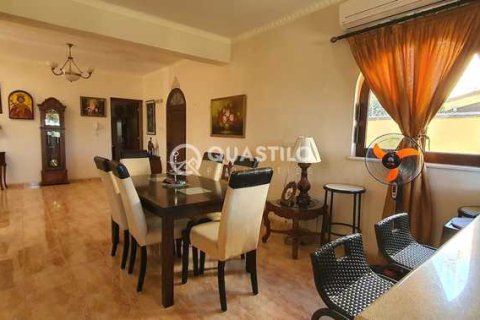 4 bedrooms Villa in Limassol, Cyprus No. 82042 7