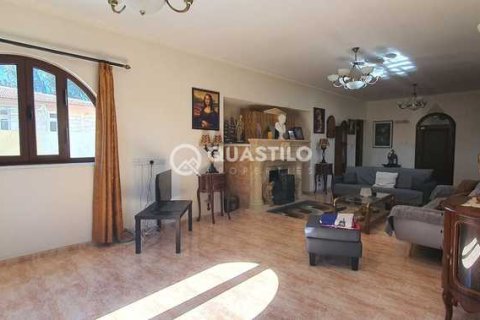 4 bedrooms Villa in Limassol, Cyprus No. 82042 15